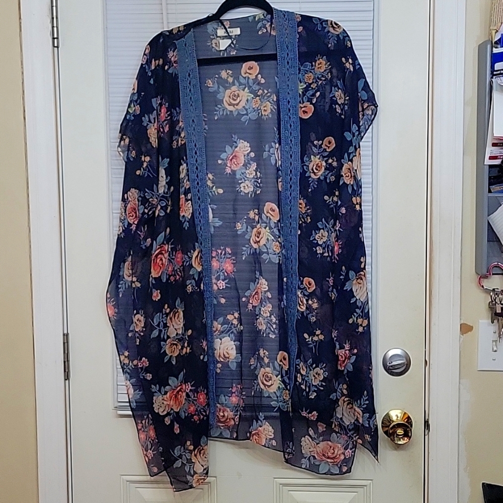 Mudd Floral sheer Kimono one size